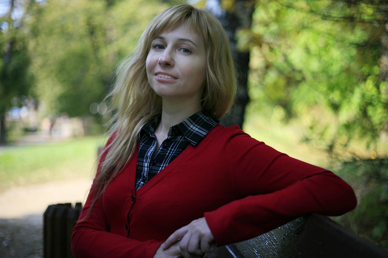 smile, the park, autumn, young woman, woman, student, college, blonde, portrait